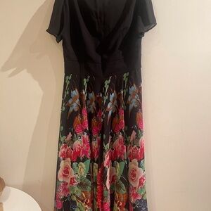 5/15$ The ency floral dress nwt​​